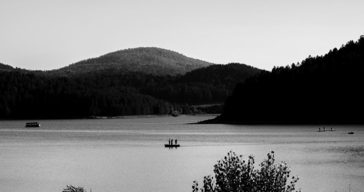 lago-sila-arvo-barche